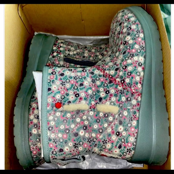 UGG Shoes - I Love Ugg  boots size 7 New In Box Kisses Mini With Circle Flowers And Side Zip